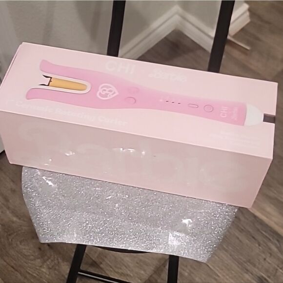 CHI X Barbie Malibu Barbie 50th Anniversary Collection1" Ceramic Rotating Curler - Picture 8 of 8